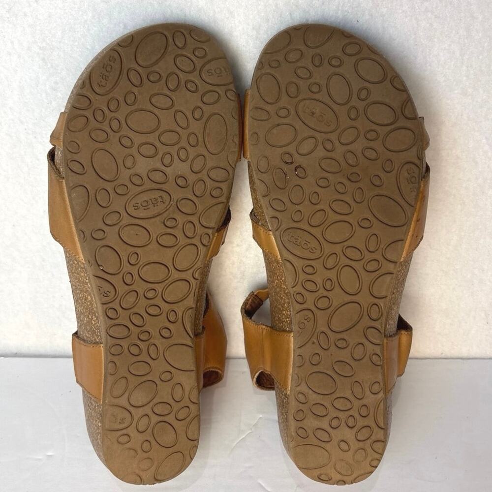 Taos Universe Camel Leather Sandals Womens Size 9.5 Strappy Comfort Wedge - Picture 8 of 9